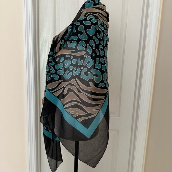 New Carol Wior Animal Print Scarf Sarong Brown/Black/Blue, Sz 60,5”x46,5” - Picture 4 of 10